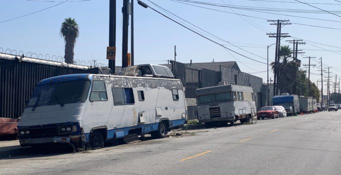 Can You Live in an RV in Los Angeles